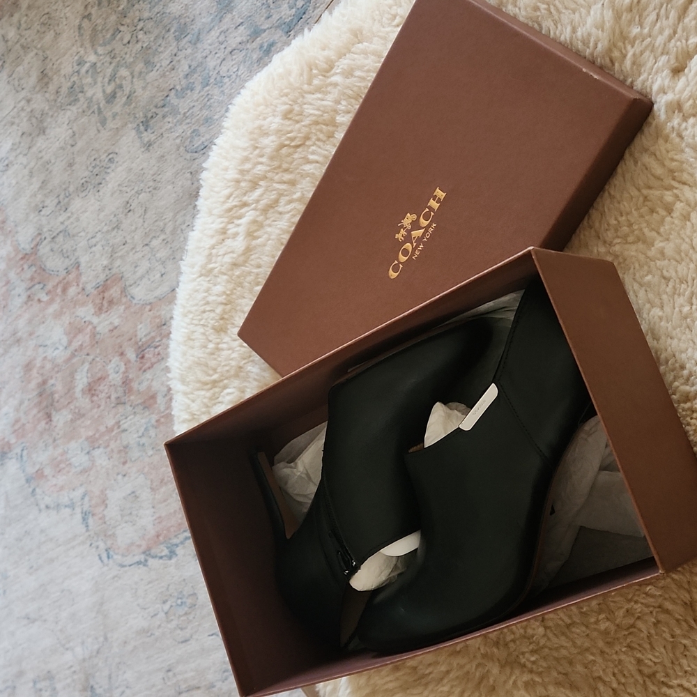 NWT IOB Coach Black Seneca Glazed Leather Shoe Boot Size 8M - Picture 8 of 15